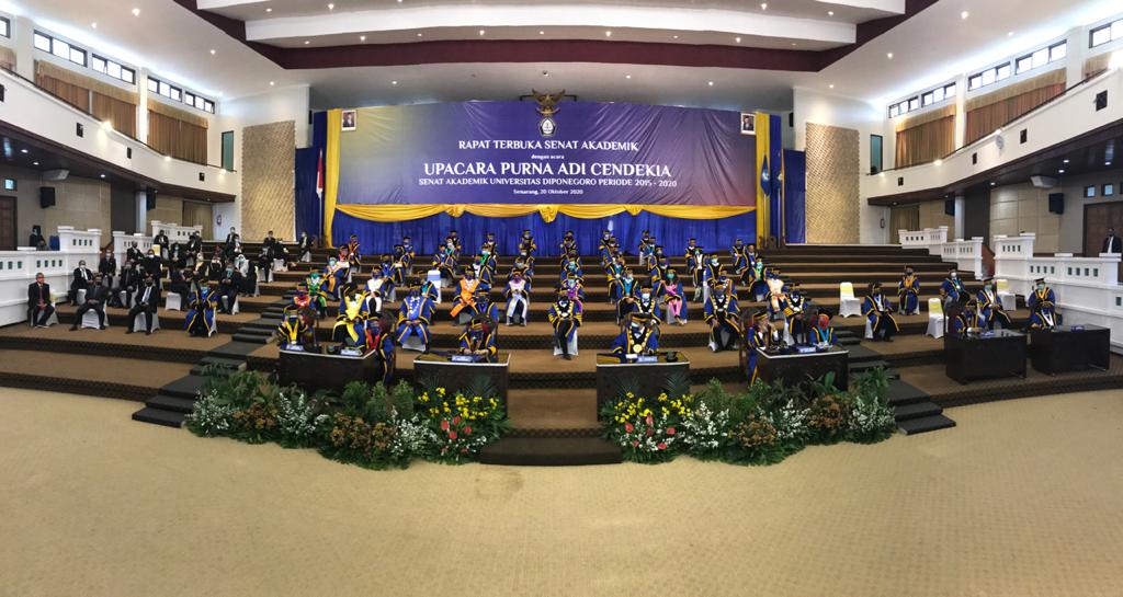 Upacara Purna Adi Cendekia Senat Akademik Periode 2015-2020